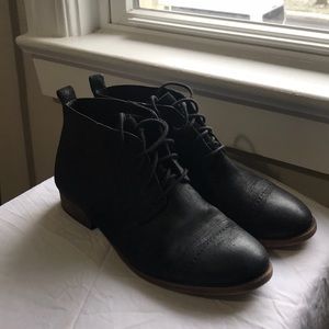 Women’s size 9.5 Franco sarto lace up booties